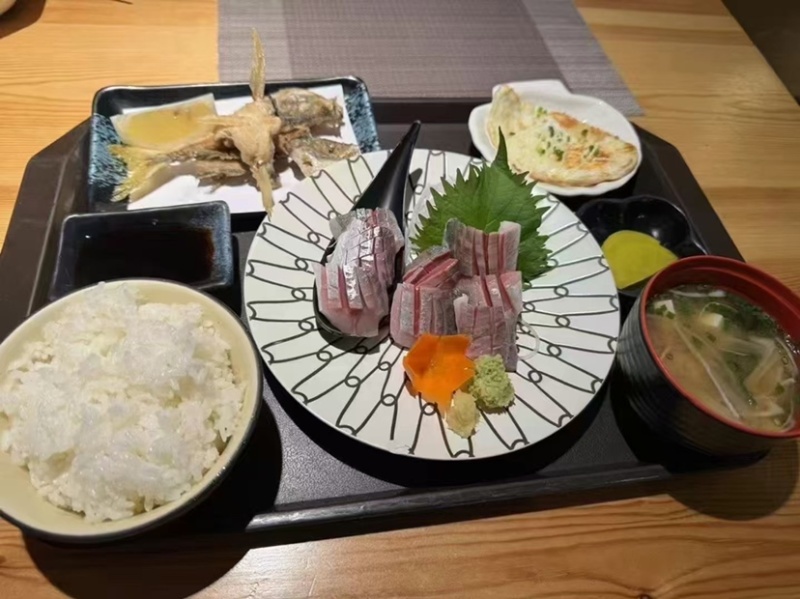 土豪巴浪鱼，刺身级别！**高档酒店，私厨。
