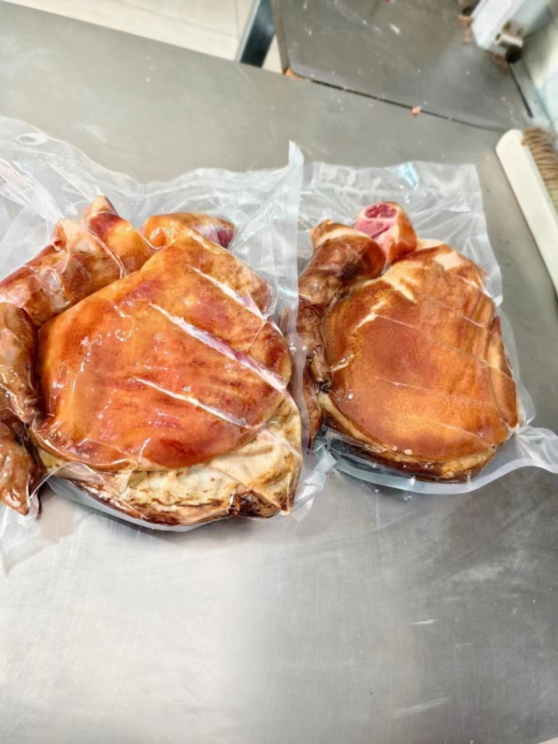 烟熏猪蹄！农家土猪肉，纯玉米喂养！
