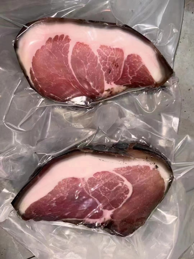 烟熏猪蹄！农家土猪肉，纯玉米喂养！