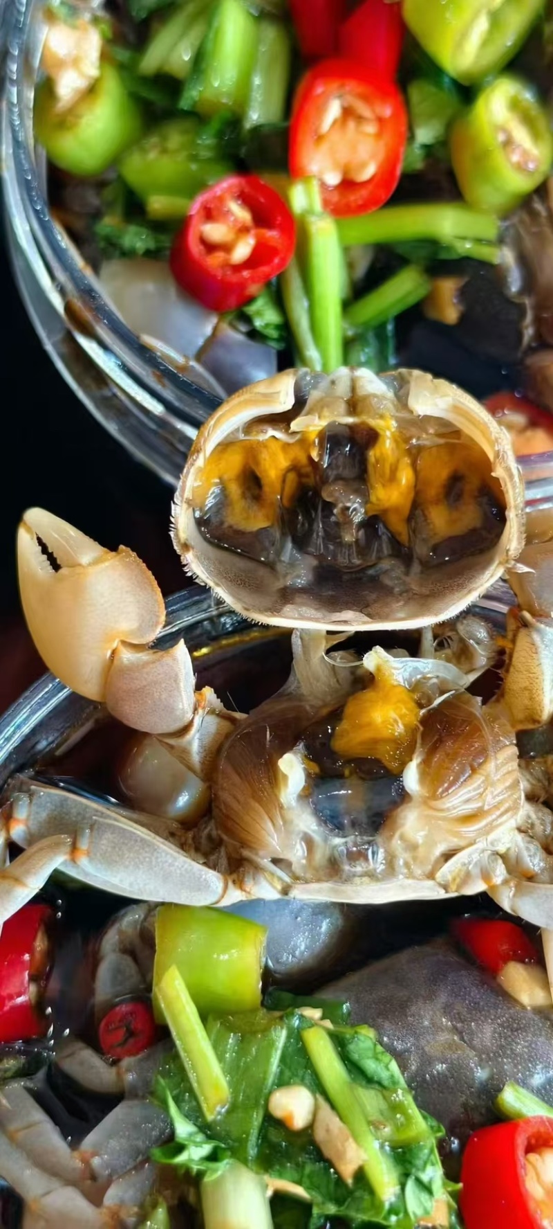活发财蟹，腌制而成，发财蟹好吃微咸，美味可口。
