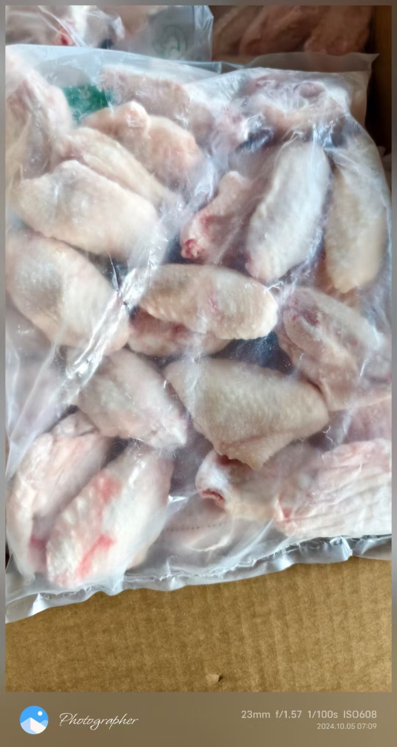鸡翅中，烧烤**，桌桌必点的单品，一件也是批发价