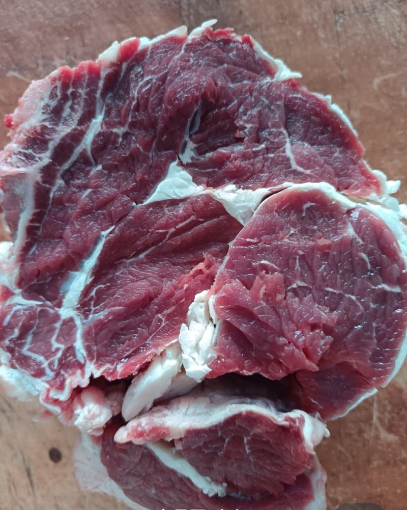 伊犁鲜牛肉，厂家直销西安。48小时排酸纯干无水，货源充足