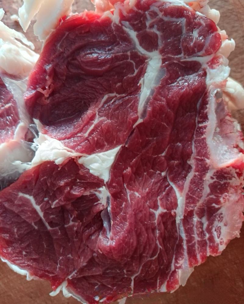 伊犁鲜牛肉，厂家直销西安。48小时排酸纯干无水，货源充足