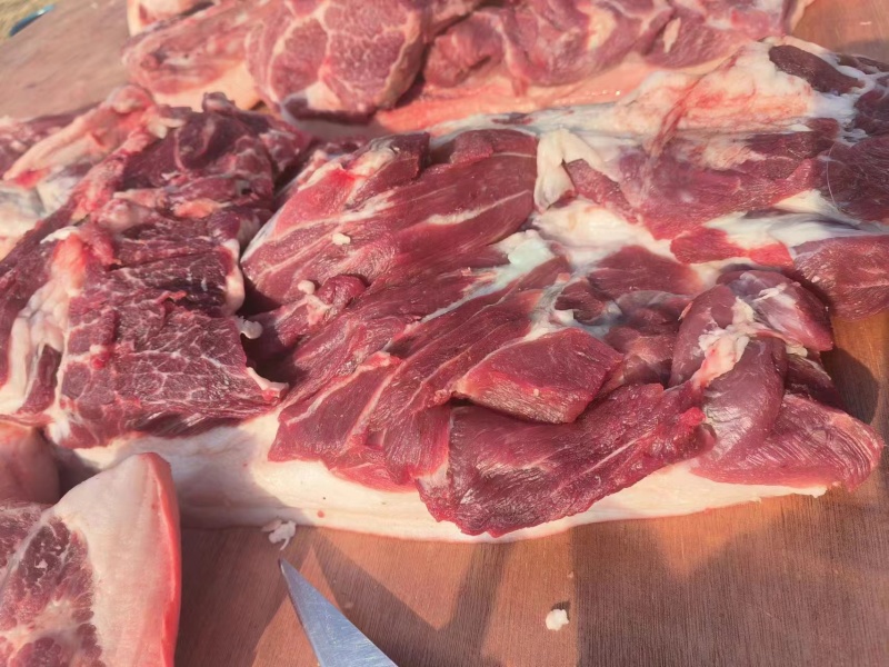 生态黑猪肉，整头批发，全国发货货源充足诚信经营欢迎咨询