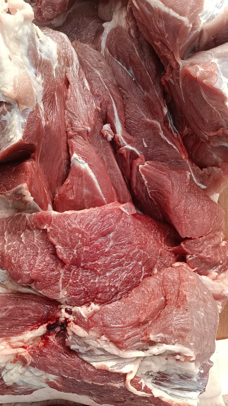生态黑猪肉，整头批发，全国发货货源充足诚信经营欢迎咨询