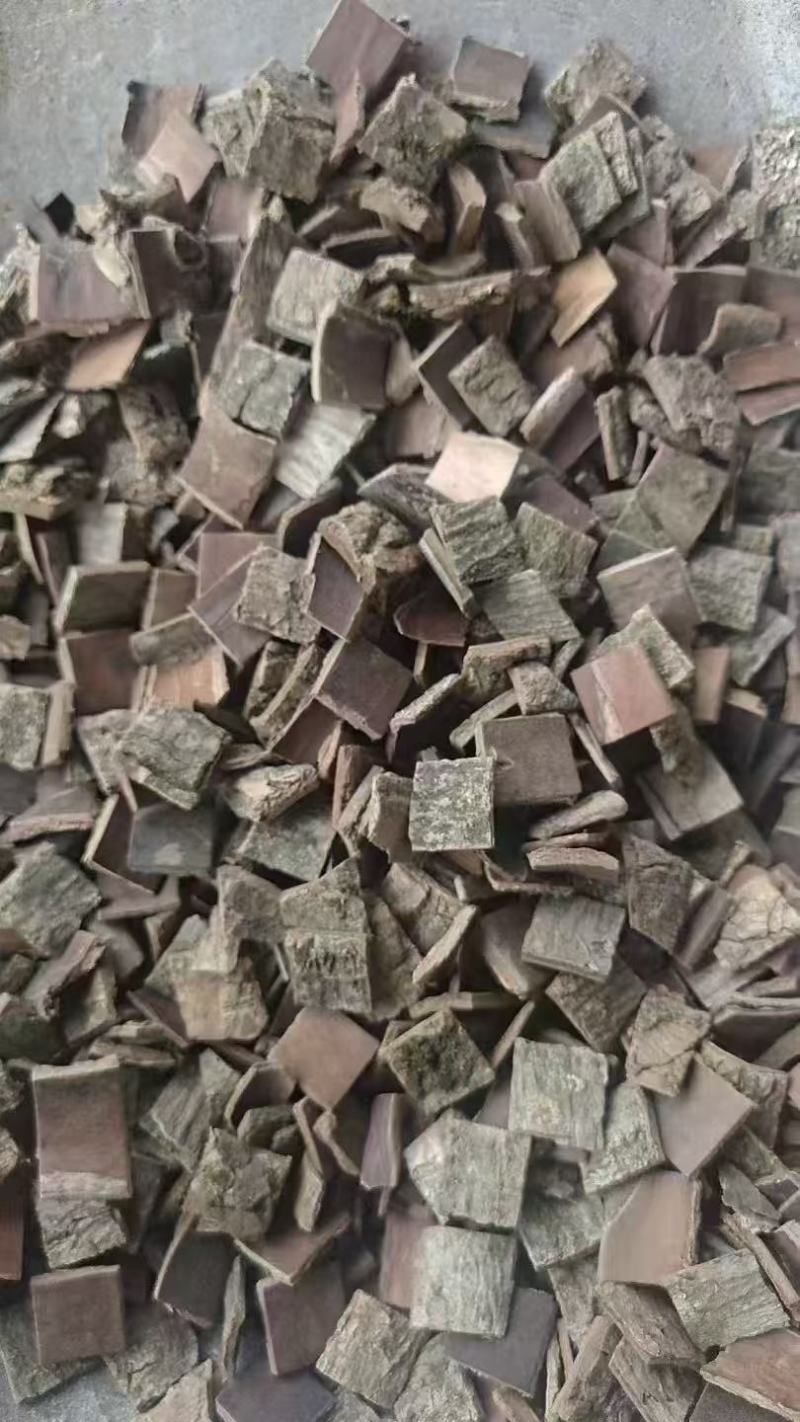 杜仲好杜仲，炒的杜仲，盐制杜仲丝各种规格都有欢迎选购批发