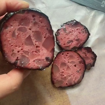猪血丸子湖南邵阳隆回小沙江厂家柴火烟熏豆腐干正宗血豆腐