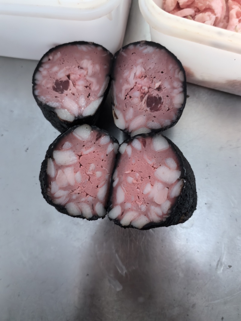 猪血丸子湖南邵阳隆回小沙江厂家柴火烟熏豆腐干正宗血豆腐