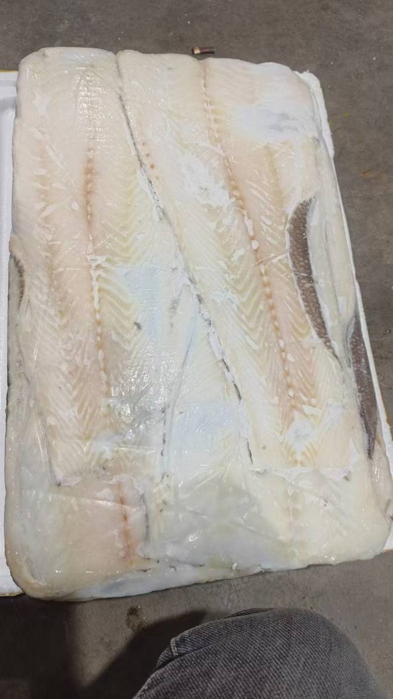 银雪鱼肉皮，银雪鱼皮，