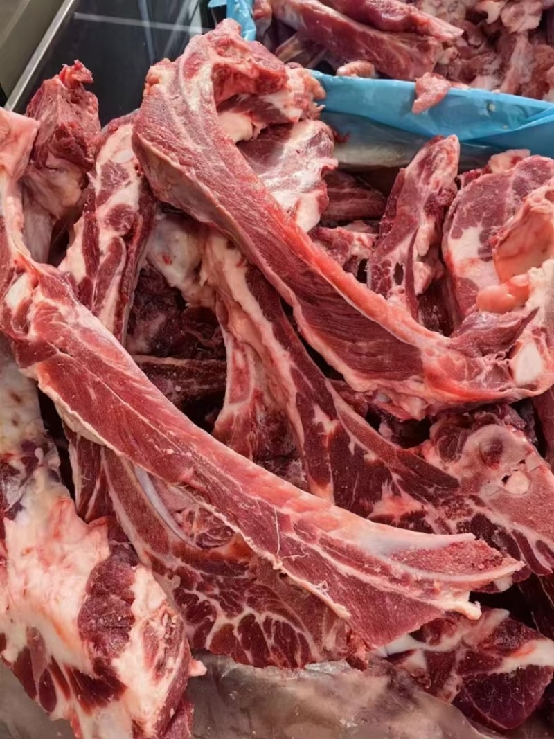多肉肋排条现场实拍，最新日期这么便宜的骨头，你想怎么用