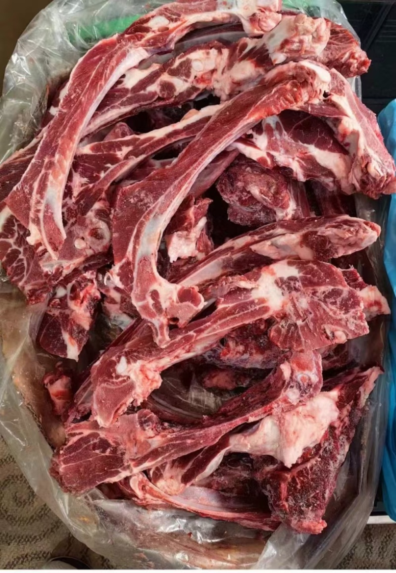 多肉肋排条现场实拍，最新日期这么便宜的骨头，你想怎么用