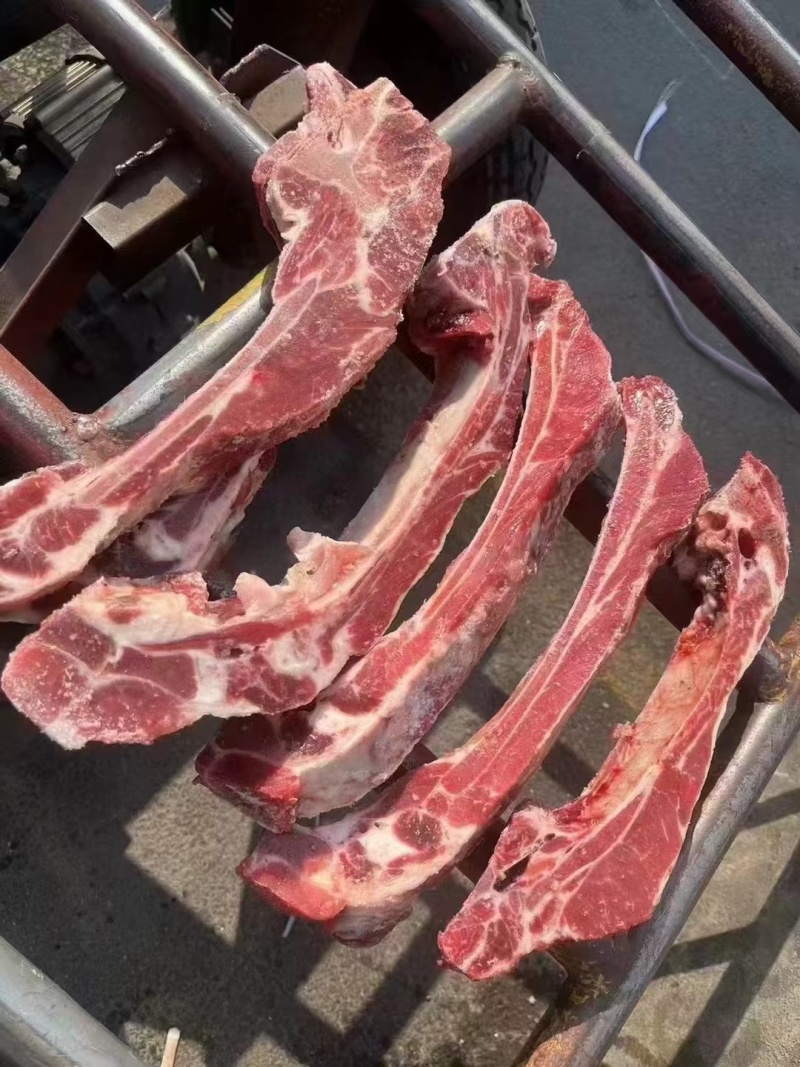 多肉肋排条现场实拍，最新日期这么便宜的骨头，你想怎么用
