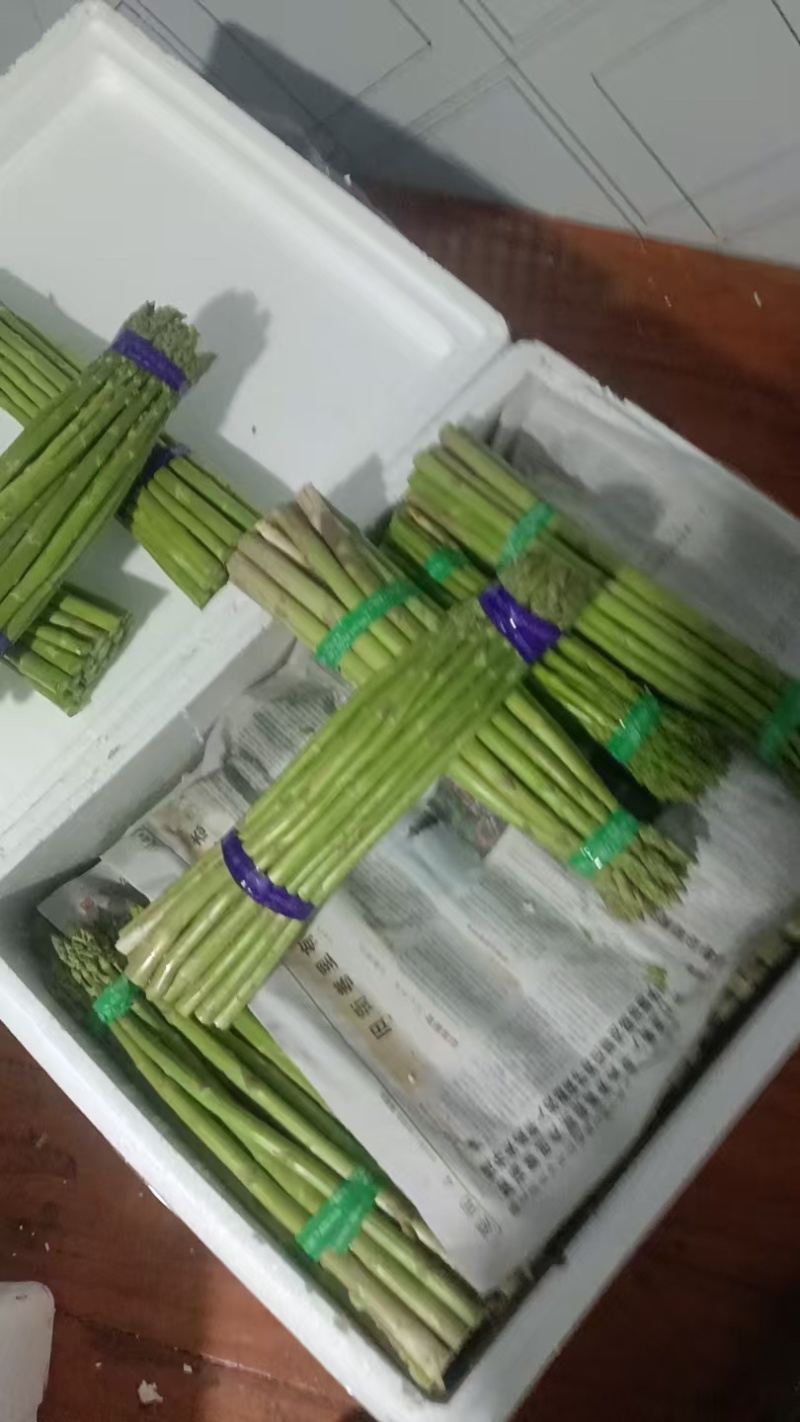 基地直供绿芦笋，扩大量多支持电商商超各类渠道供货，可视频看货