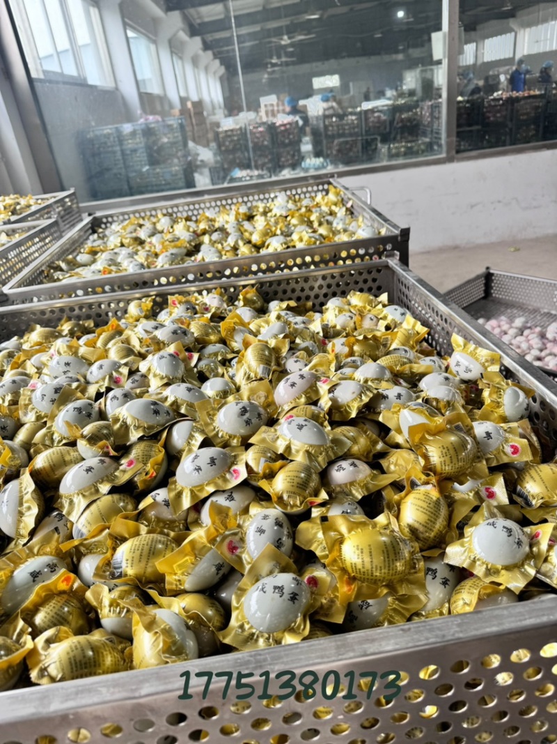 乡村手工腌制咸鸭蛋，蛋黄流油，香浓美味，传统工艺，健康