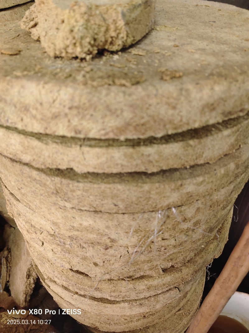 豆饼碎豆饼厂家直销量大价优支持视频看货欢迎来电