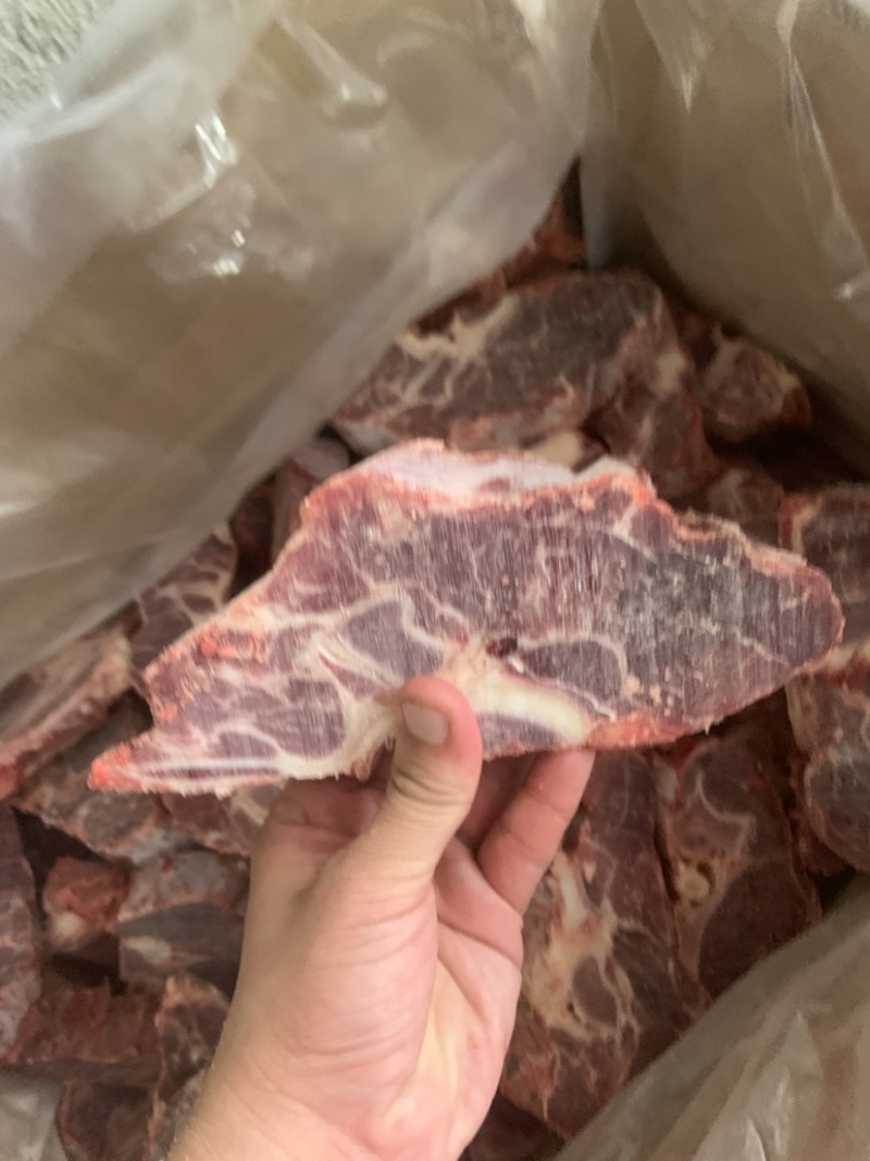 国产满肉牛脖骨，一手货源，新货新日期，价格便宜