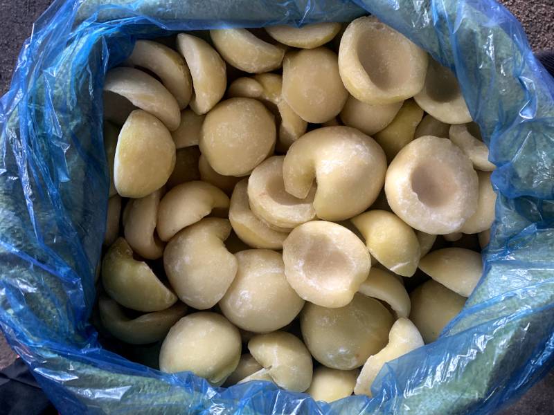美十三草莓加工果现已大量上货欢迎新老客户前来收购