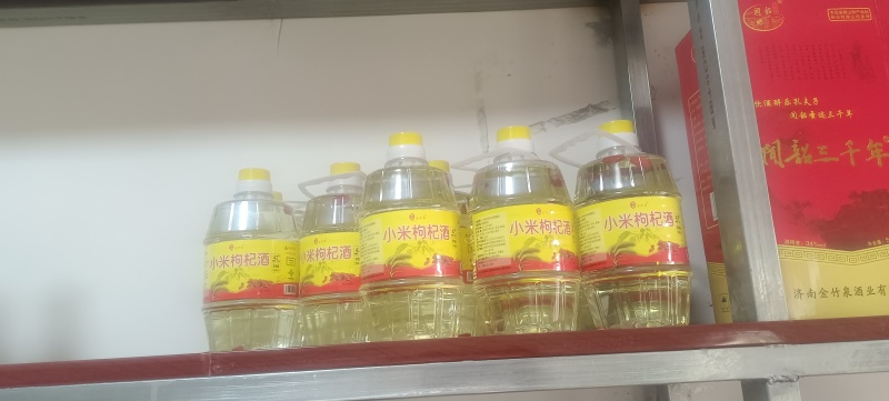 牛栏山二锅头高粱酒浓香型清香型五粮高粱。光瓶酒散装酒