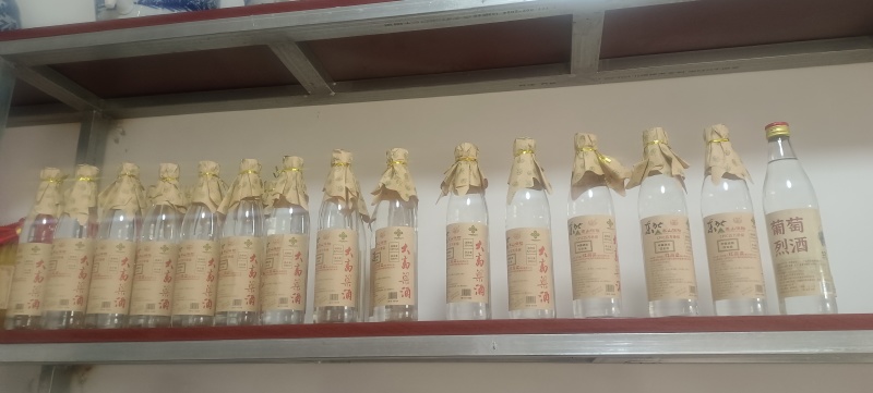 牛栏山二锅头高粱酒浓香型清香型五粮高粱。光瓶酒散装酒