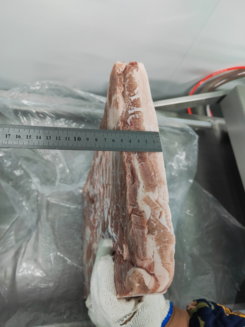 精品去皮五花肉和带皮五花肉，烤肉店专用产品。