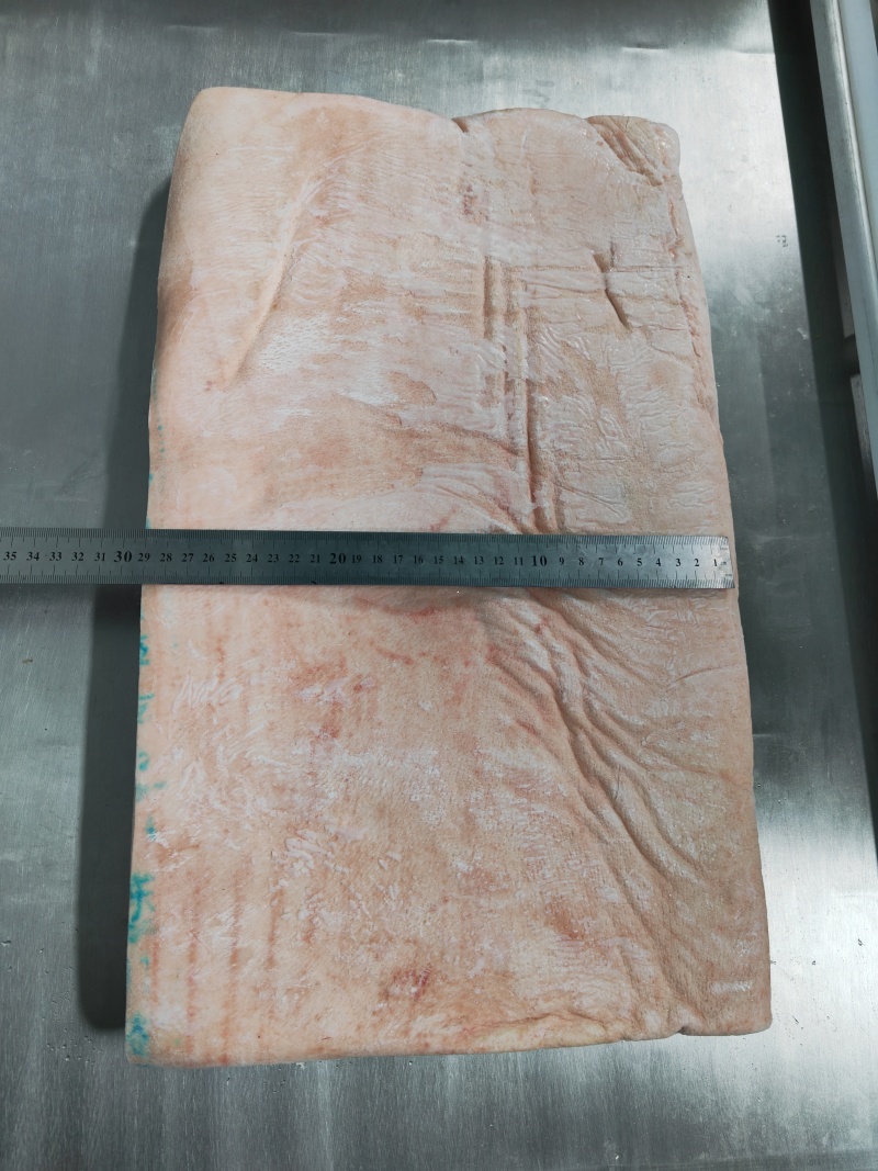 精品去皮五花肉和带皮五花肉，烤肉店专用产品。