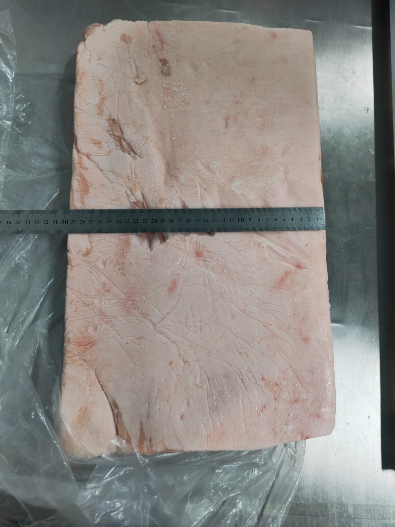 精品去皮五花肉和带皮五花肉，烤肉店专用产品。