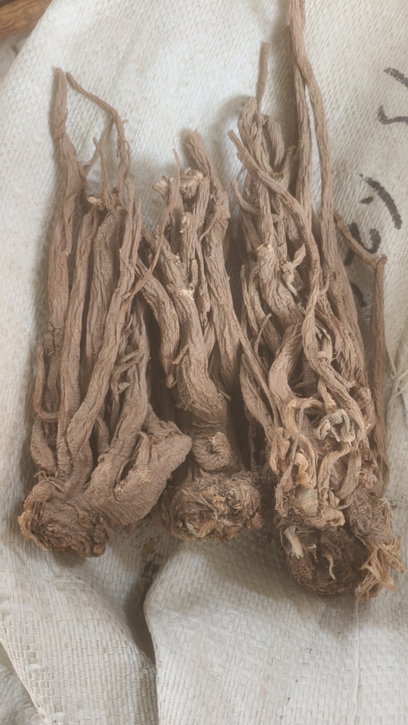 没水洗的独活个子，质量很好，价格实惠。
