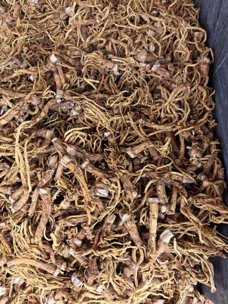 秦艽干货产地直供大量有货，质量保证价格合理，欢迎咨询