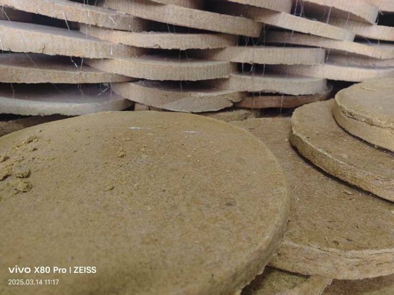 豆饼碎豆饼厂家直销量大价优支持视频看货欢迎来电