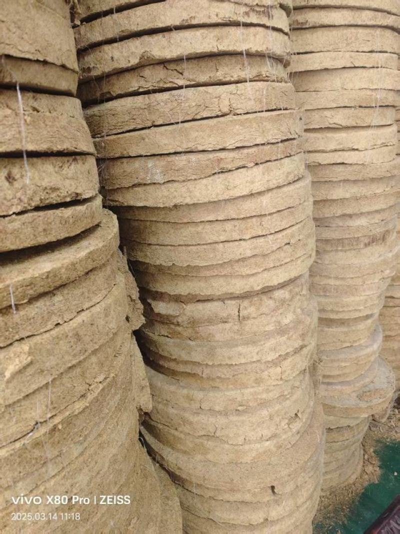 豆饼碎豆饼厂家直销量大价优支持视频看货欢迎来电