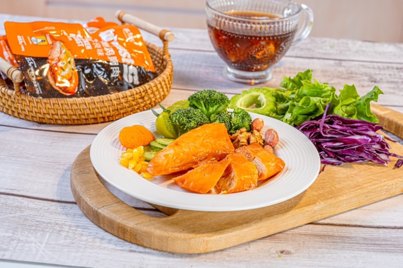 轻燃鸡胸肉,口感鲜嫩。