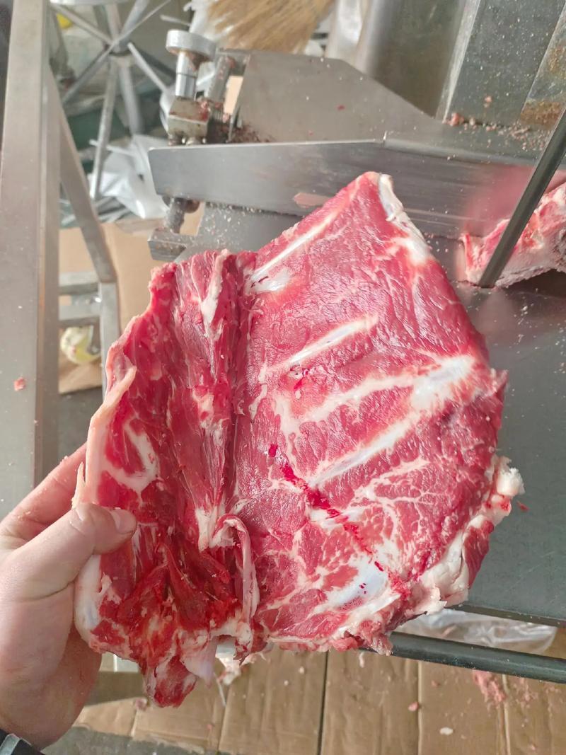 《牛脊骨》味美浓香惹人家，量大优惠