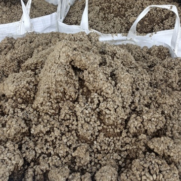 黄豆酱油渣，含豆量非常高，黄豆发酵，蛋白质高，有包装运输