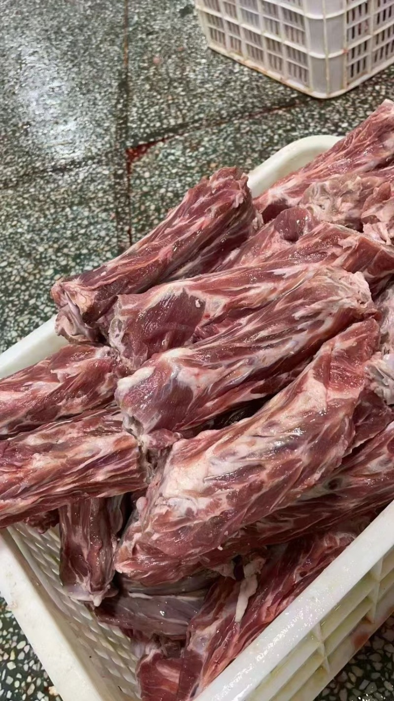 【热卖推荐】满肉大羊脖骨，物美价优，可长期合作