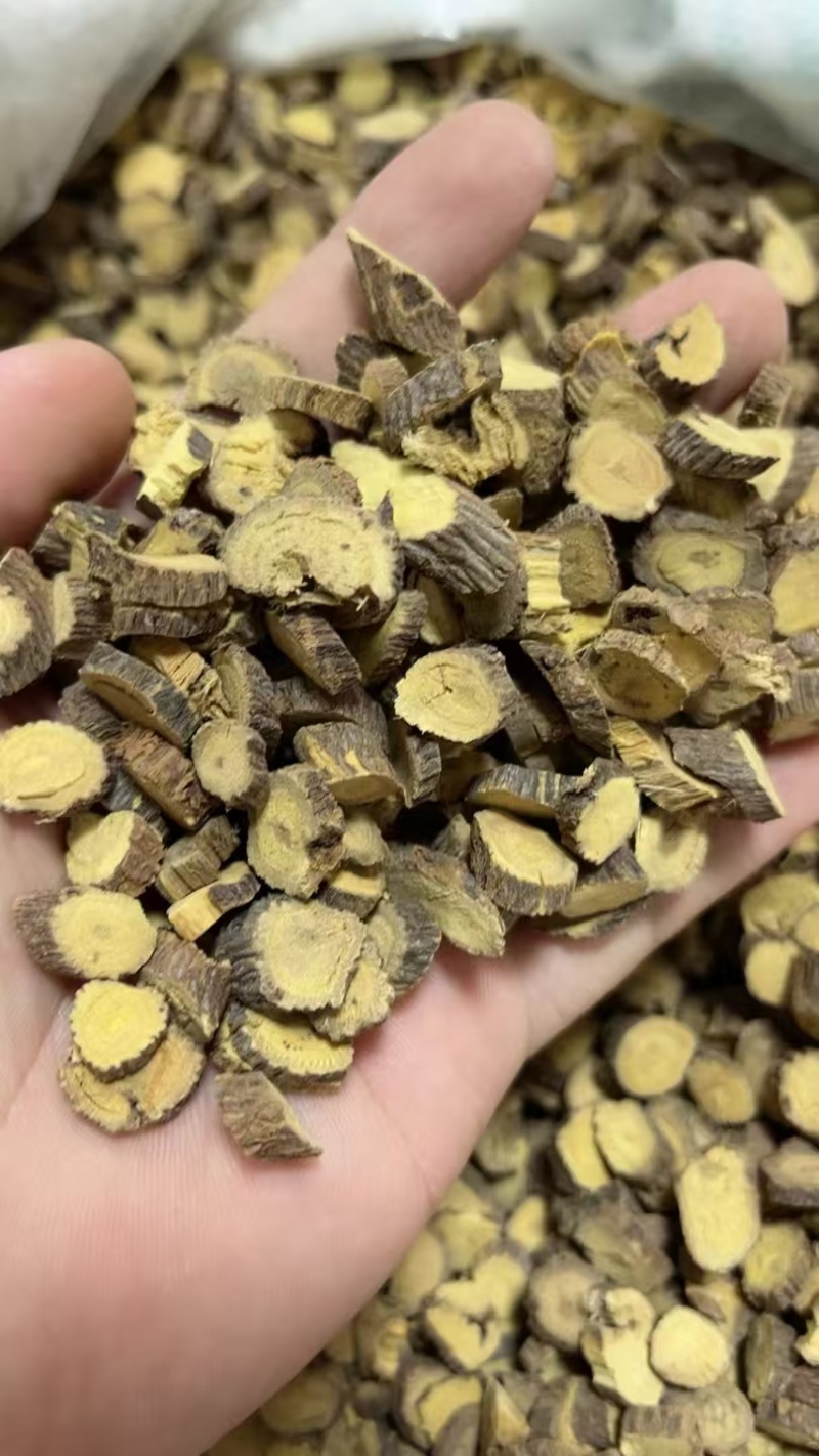 野生甘草片，规格齐全，产地进口，甘甜，高温清热解暑。