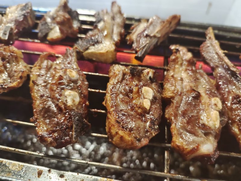 2斤装烧烤羊排生制食材。烧烤夜市排档饭店食材商用批发