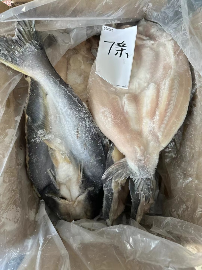 巴沙鱼柳，规格一斤一片，一箱20片，半斤一斤，40片一箱