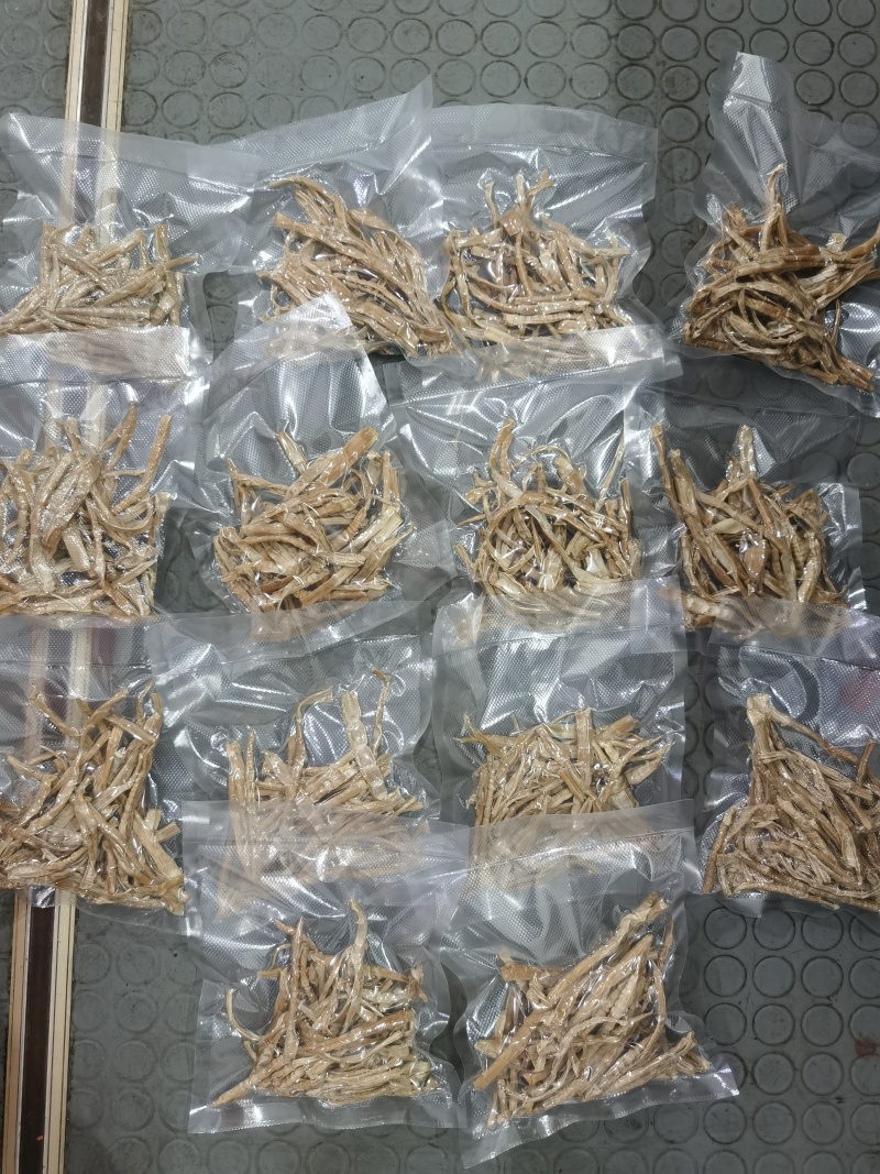 2025年雷竹笋干，盐水煮晒干真空袋包装每袋净重70g。