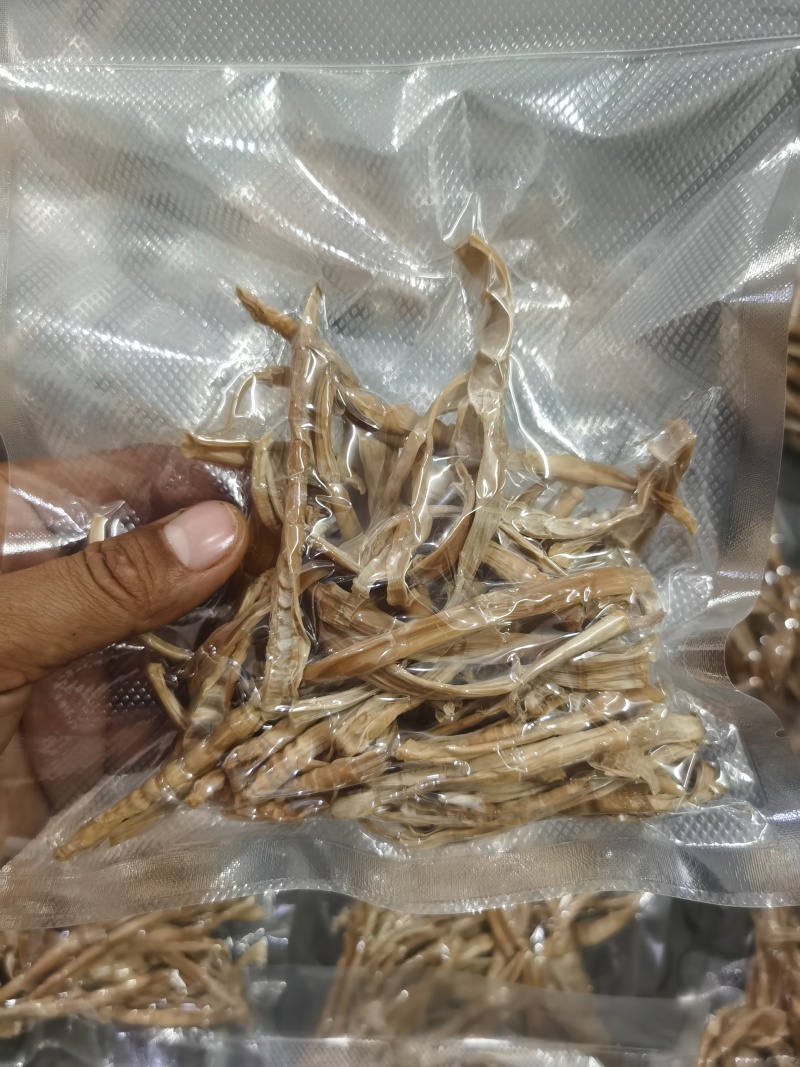 2025年雷竹笋干，盐水煮晒干真空袋包装每袋净重70g。