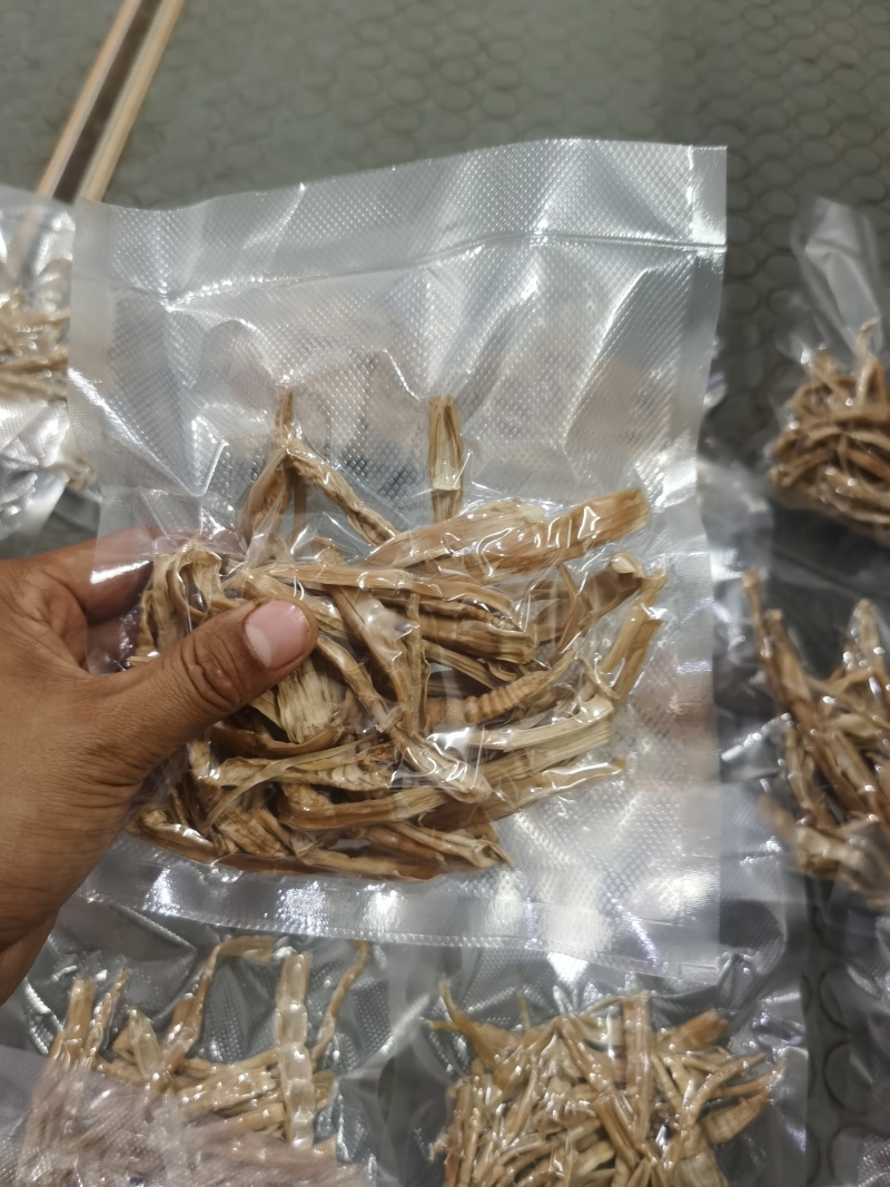 2025年雷竹笋干，盐水煮晒干真空袋包装每袋净重70g。