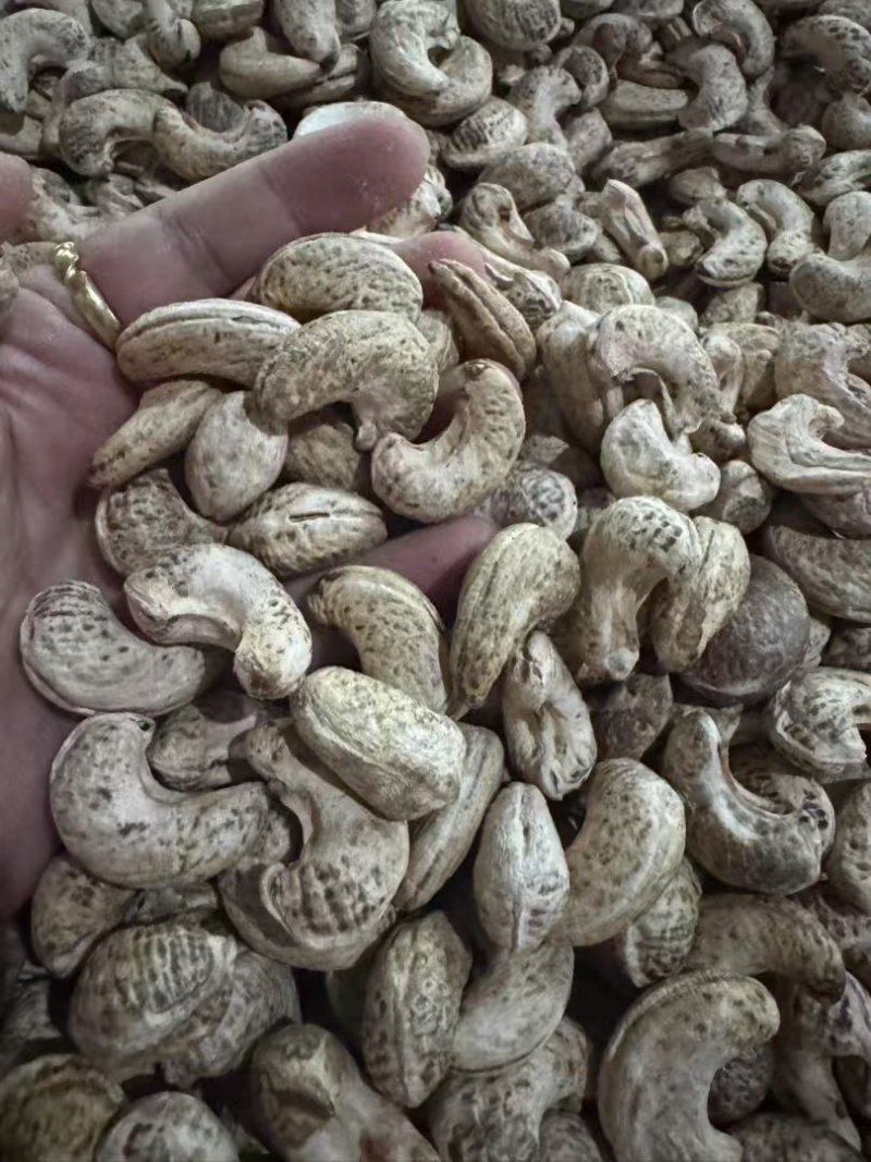 新货紫皮腰果A170特大颗粒盐焗味批发零售