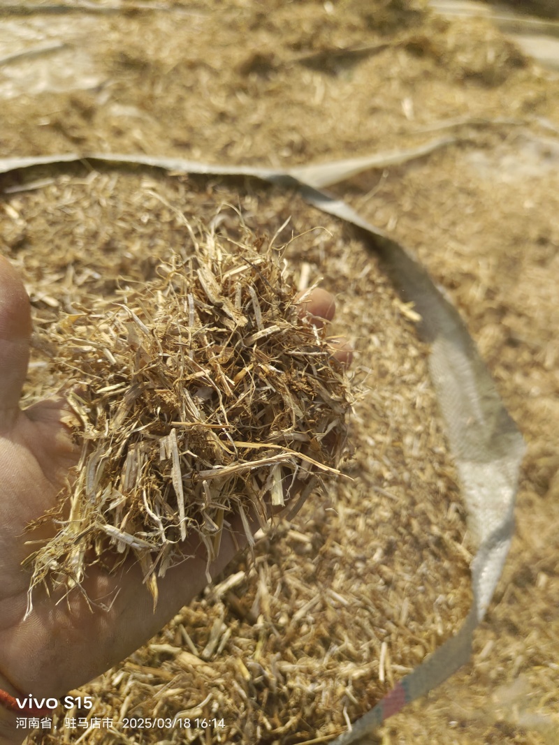 黄豆秸秆粉碎料，无土无膜无霉变，干黄豆秸秆的营养成分丰富