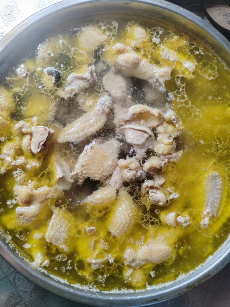 鸡3斤-5斤的，散养粮食鸡