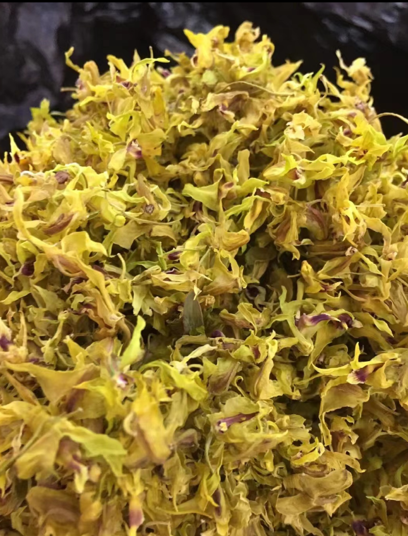 石斛花有铁皮石斛花和鼓锤石斛花两种，各种花条批发
