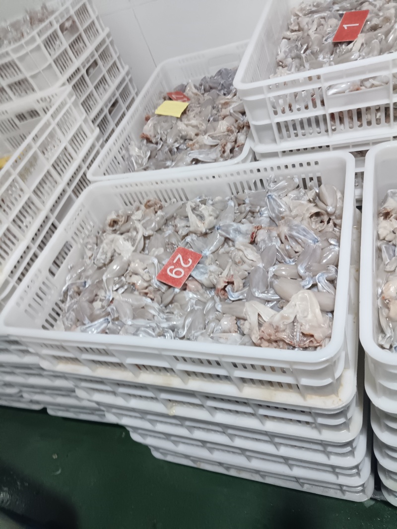 现杀牛蛙肉