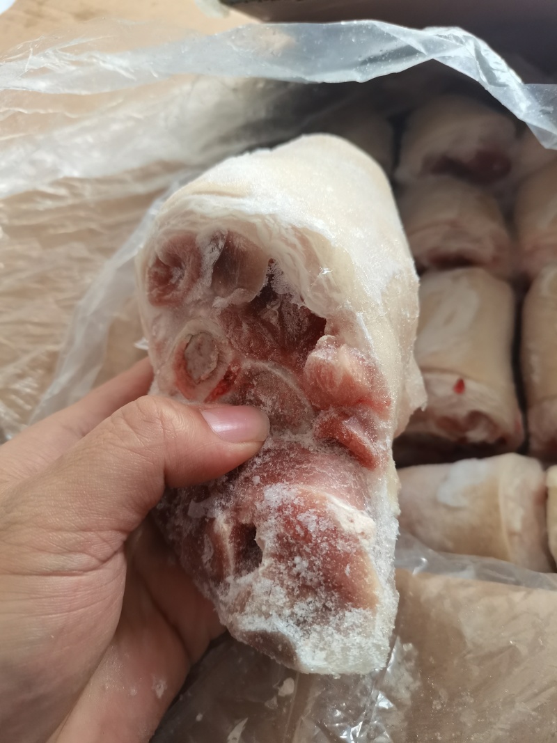 带皮小肘子