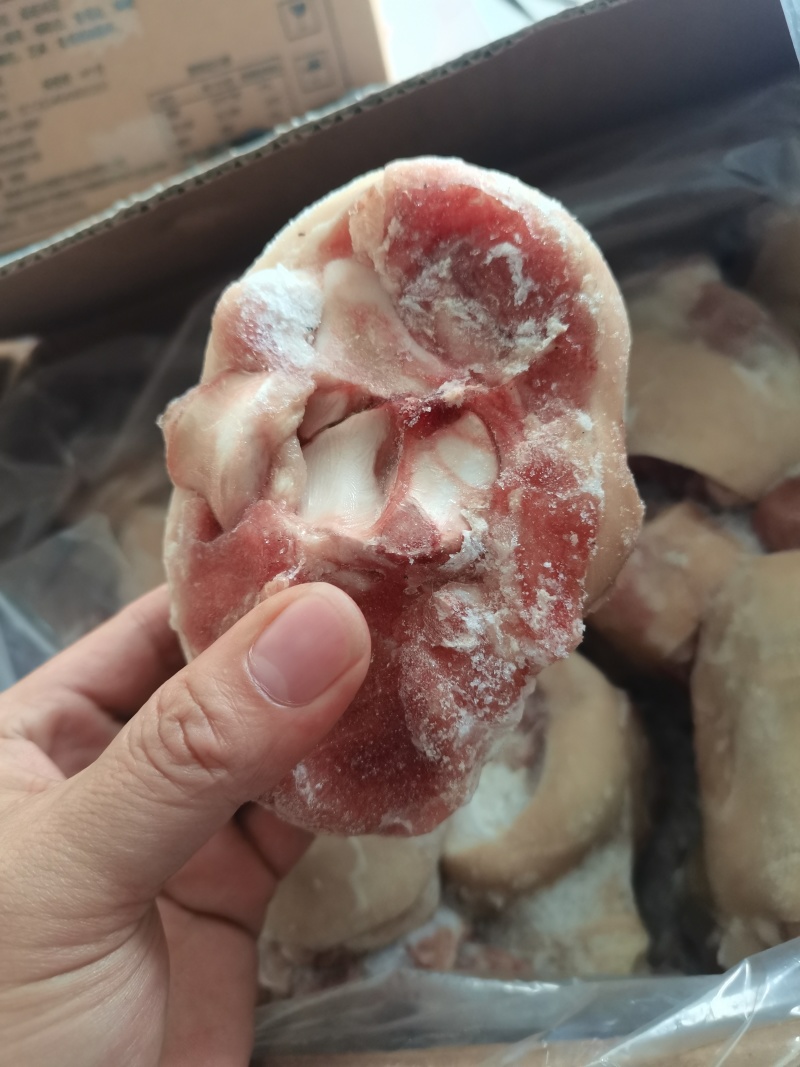 带皮小肘子