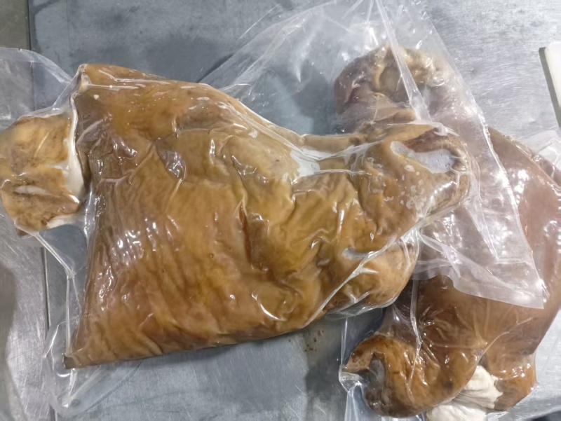 熟牛头肉。全熟牛头肉，纯草地牛头肉，口感好。质量如