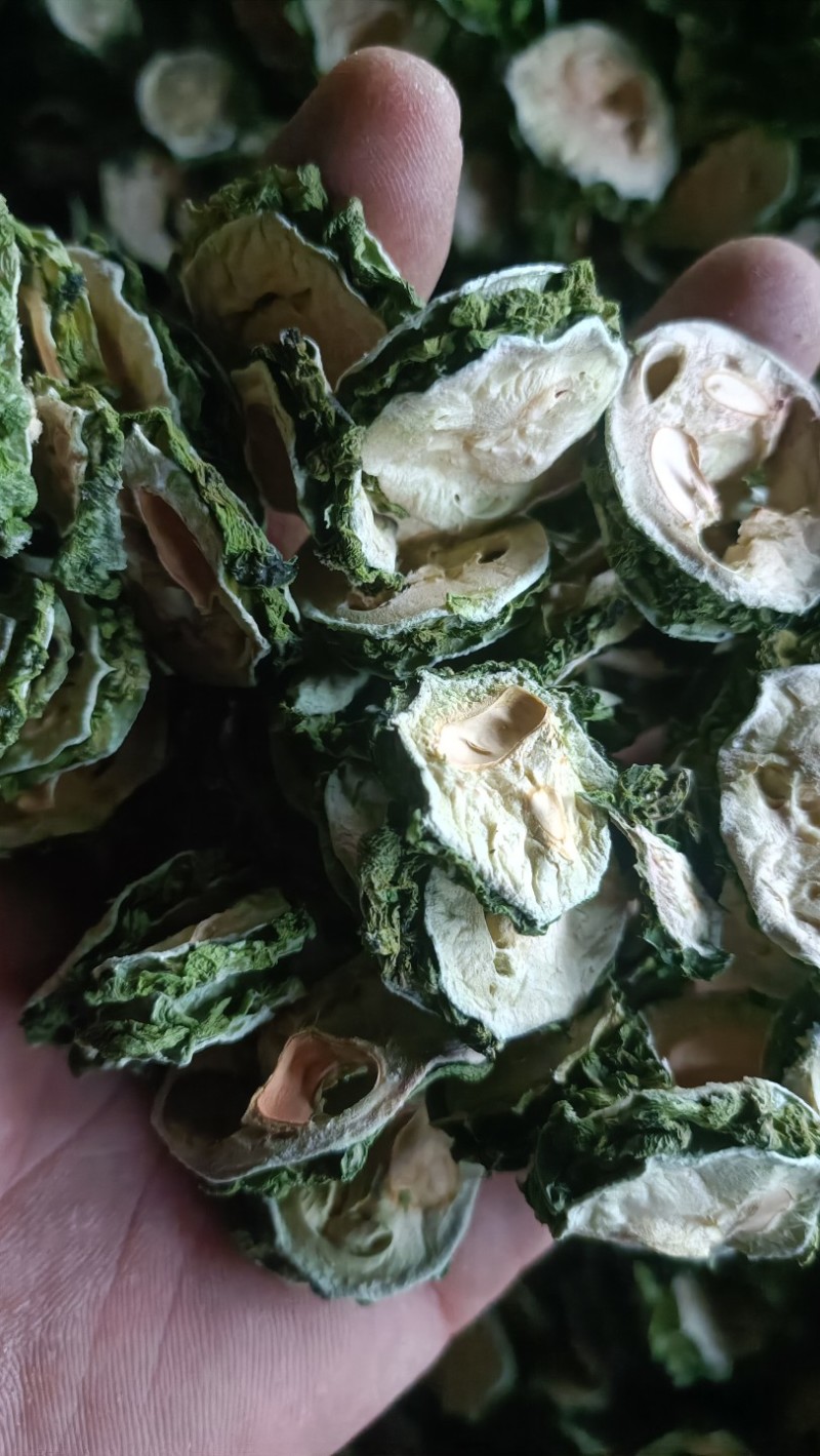 精品烘干苦瓜干大量有货，量大价优质量好欢迎选购