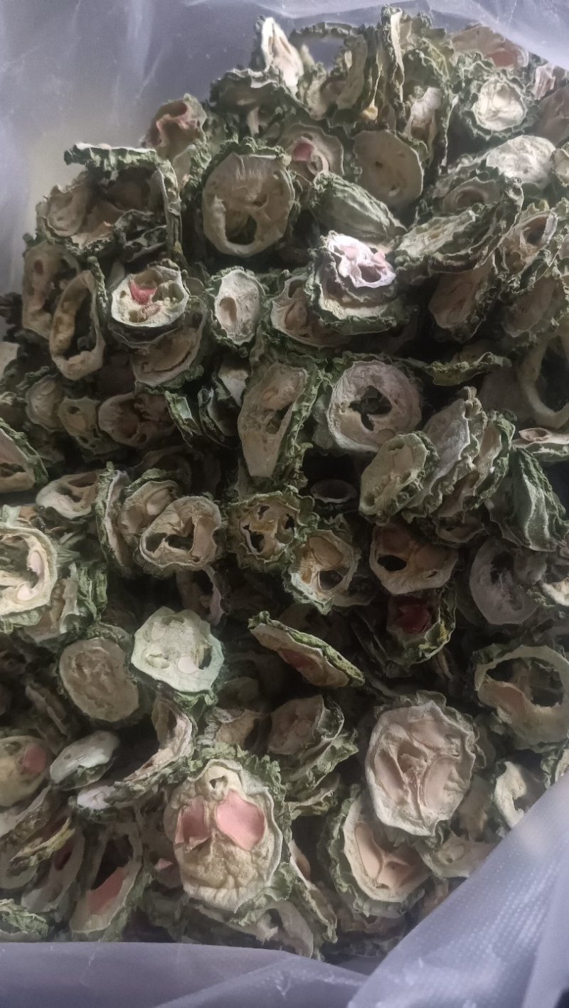 烘干苦瓜干,质量好，价格低，有需要的联系我